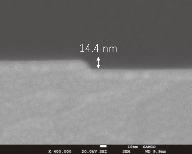 Figure 1. SEM image of GaN/AlGaN etched by ALE (500 nm trench width).